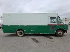 2009 Freightliner MT45 Chassis - Photo 4