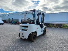 2015 TCM 8,000 LB PNEUMATIC ￼PROPANE FORKLIFT - Photo 4