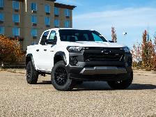 2026 Chevrolet Colorado 4WD Trail Boss - Photo 2