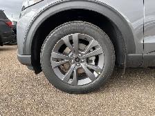 2027 Ford Explorer Active - Photo 3