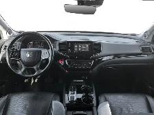 2020 Honda Pilot Touring 7-Passenger / AWD - Photo 13