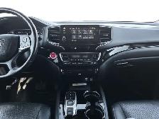 2020 Honda Pilot Touring 7-Passenger / AWD - Photo 15
