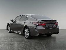 2021 Toyota Camry SE - Photo 4