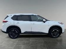 2025 Nissan Rogue SV Moonroof - Photo 5
