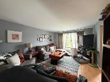 Spacious 3-bedroom duplex with yard, deck and driveway parking - Photo 4