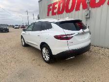 2019 Buick Enclave AWD - Photo 2