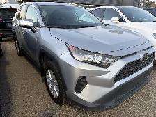 2025 Toyota RAV4 - Photo 2