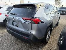 2025 Toyota RAV4 - Photo 9