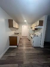 Spacious 2 Bedroom 1 Bah with Balcony - Photo 4
