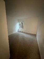 Spacious 2 Bedroom 1 Bah with Balcony - Photo 10