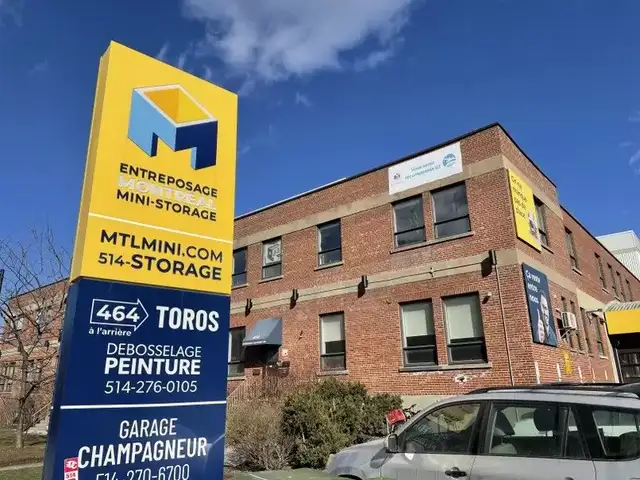 (8pi2) Entrepot de 8pi2 Montreal Sur Beaumont Montréal