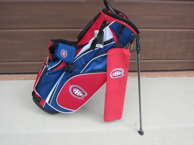 NEW CANADIENS STAND BAG   BAG TOWEL!