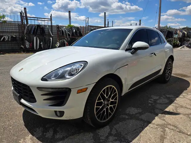 2015 Porsche Macan S
