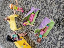 4POUPÉES POLY POCKET 5'HAUT, 2 LITS CAMPING 4ACCESSOIRES: $15.00 - Photo 2