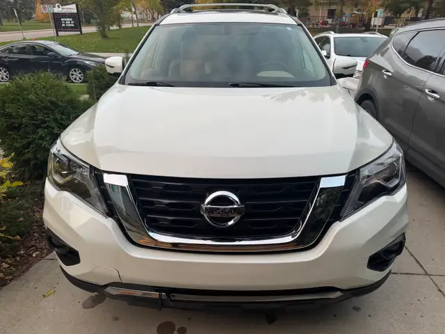 Low Mileage 2019 Nissan Pathfinder for Sale!