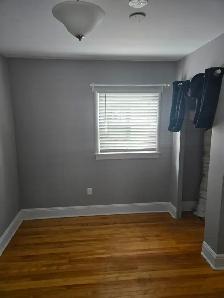 1 Bedroom Apartment in older home close to Forum - Photo 5