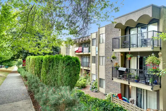 Park Astoria Apartments - Bachelor available at 430 11th Street,