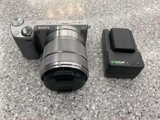 Sony NEX-5R Mirrorless Digital Camera
