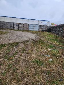 Outside Compound for Rent - Photo 4