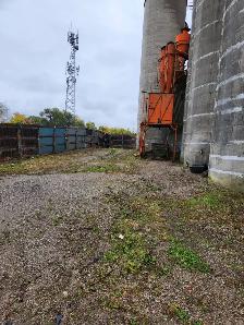 Outside Compound for Rent - Photo 6