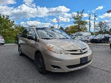 2007 Toyota Sienna CE • Cloth Interior 7 seats