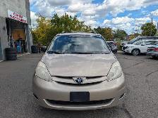 2007 Toyota Sienna CE • Cloth Interior 7 seats - Photo 2