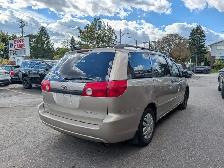 2007 Toyota Sienna CE • Cloth Interior 7 seats - Photo 6