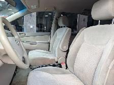 2007 Toyota Sienna CE • Cloth Interior 7 seats - Photo 9