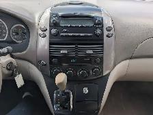 2007 Toyota Sienna CE • Cloth Interior 7 seats - Photo 15