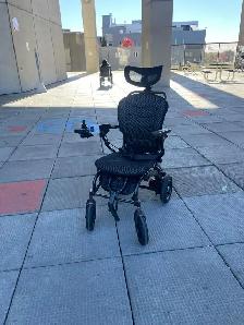 Fauteuil roulant électrique à louer | Wheelchair rental