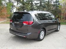 2019 Chrysler Pacifica Touring-L Van - Photo 5