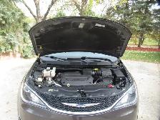 2019 Chrysler Pacifica Touring-L Van - Photo 9