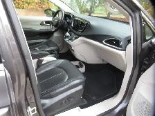 2019 Chrysler Pacifica Touring-L Van - Photo 18
