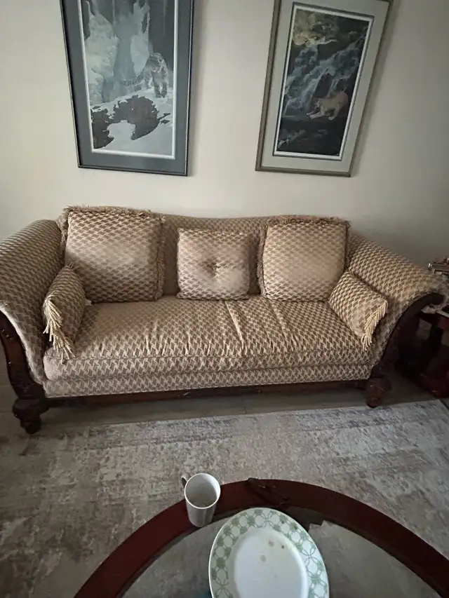 Colonial Couch and Love Saet