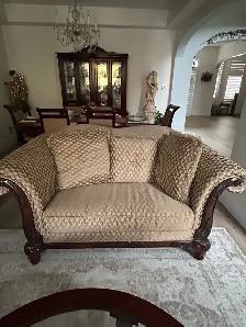 Colonial Couch and Love Saet - Photo 2