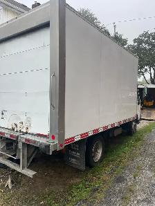 Hino 195 reefer truck 16’ box - Photo 3