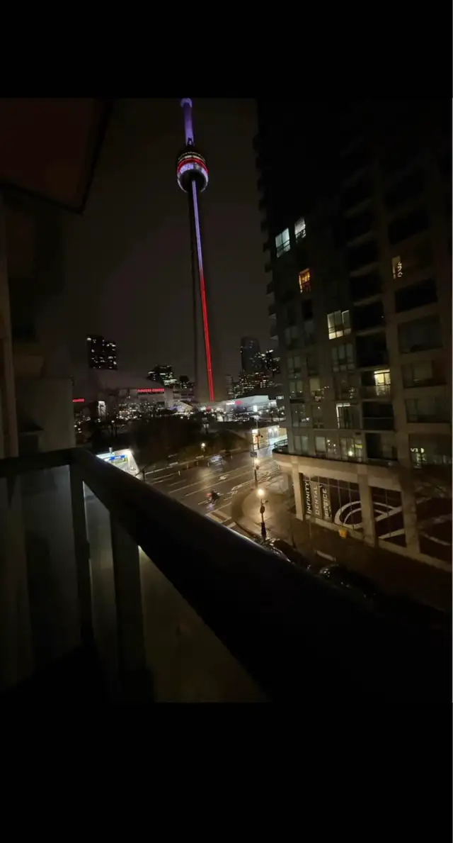 Bright 1 Bedroom   Den Condo in Entertainment District, Toronto