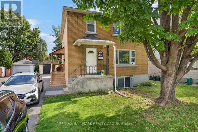 Renovated 2BR Top-Level Apartment Near Westboro Beach - $2900/mo