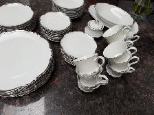 Vaisselle en porcelain 8 pers.