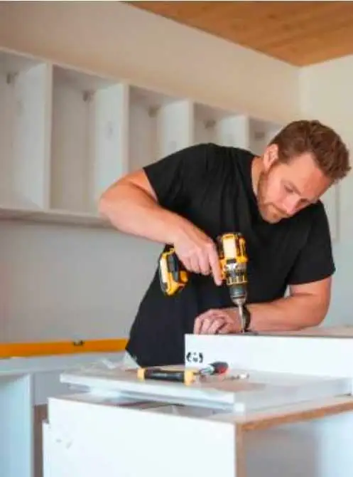 cabinet installer