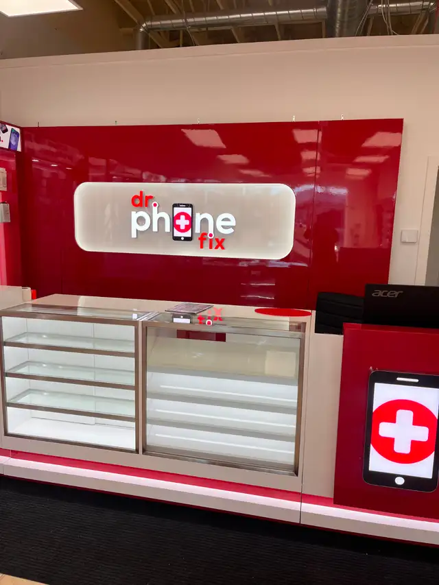 Phone repair with best price all over Airdrie (403-980-6100).