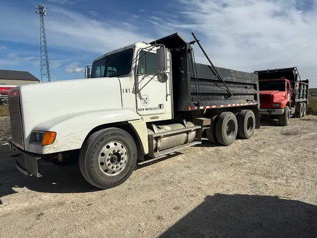 O/O looking for work skidsteer or class 3 tandems