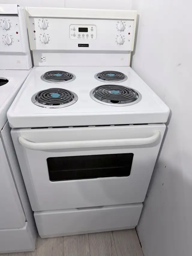 Cuisinière 24po Blanche | CMEF212ES4 - Frigidaire