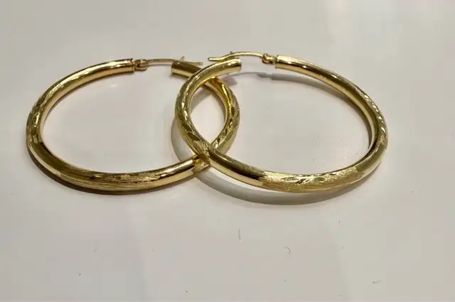 14karat Yellow Gold Diamond Cut Hoop Earrings
