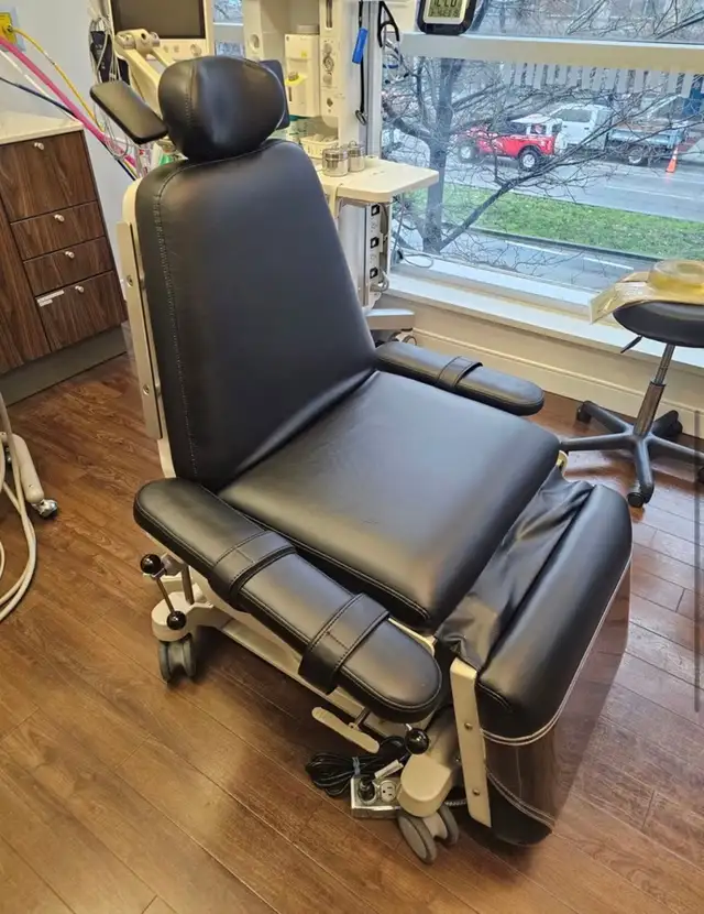 Boyd Surgical Chair Model  S2601 Pristine