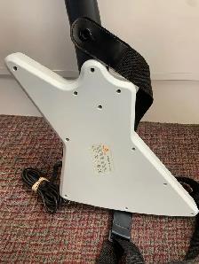 XB360. Guitar Hero Guitar Xplorer Style - Photo 5