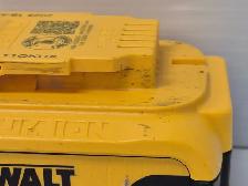 (N9750494) DeWalt DCB205 Battery - 5.0Ah - Photo 4