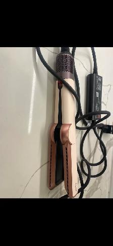 Dyson air straightener - Photo 3