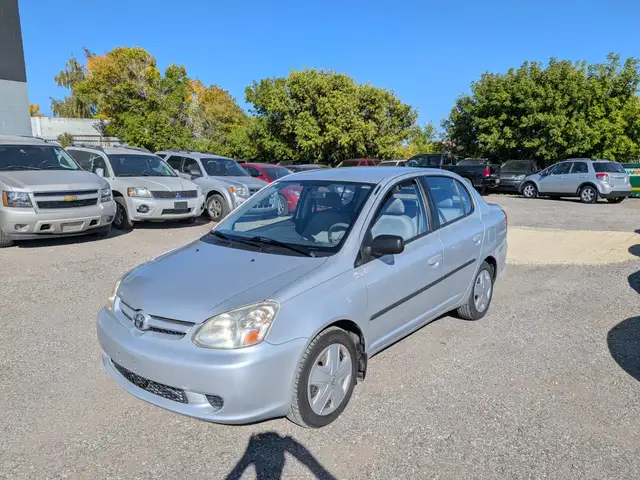2003 Toyota Echo Sedan Low KM Fuel Efficient Vehicle Air Conditi