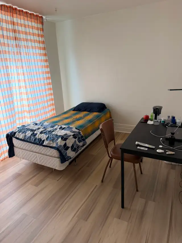 Private Large- furnished Room for Rent, steps to Subway